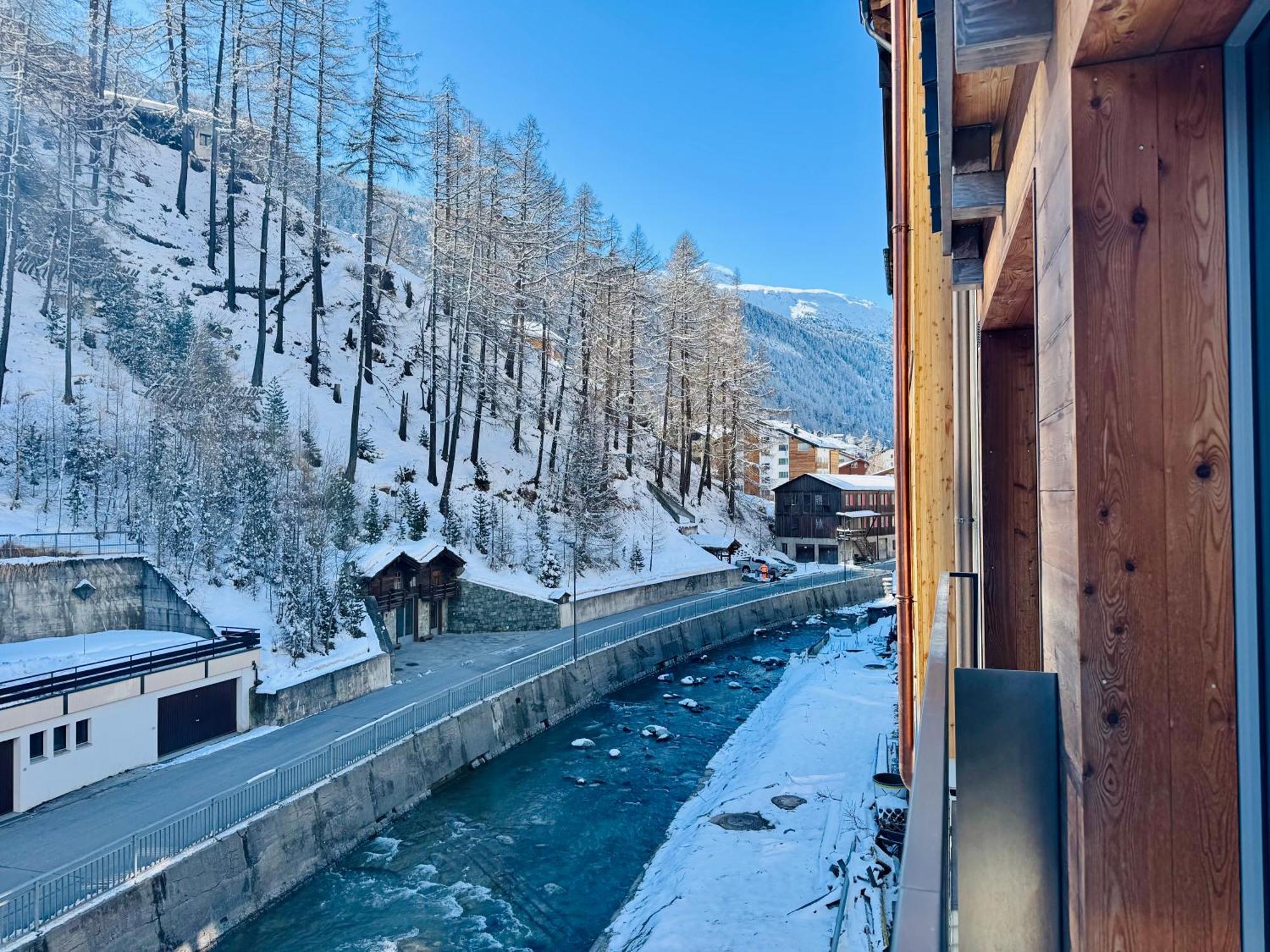 Peaky Riders Self Check-In Hotel Zermatt Ngoại thất bức ảnh